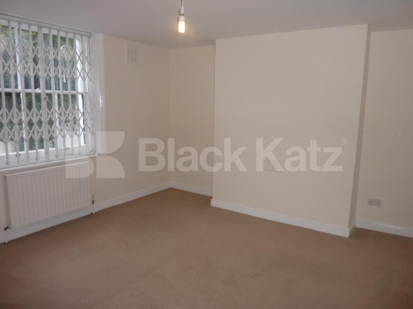 			NEW INSTRUCTION!, 1 Bedroom, 1 bath, 1 reception Flat			 Liverpool Road, HOLLOWAY